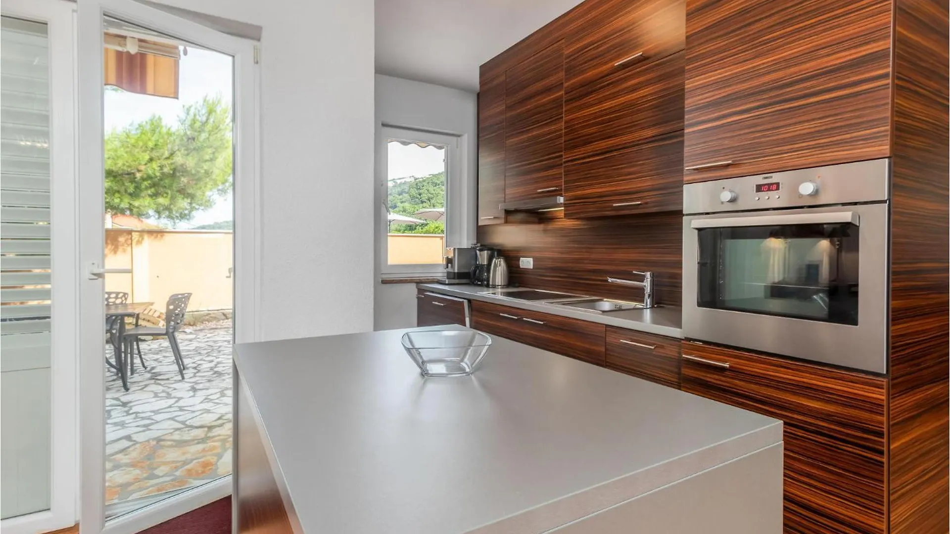 Lovely Apartment In Rab With House Sea View Palit