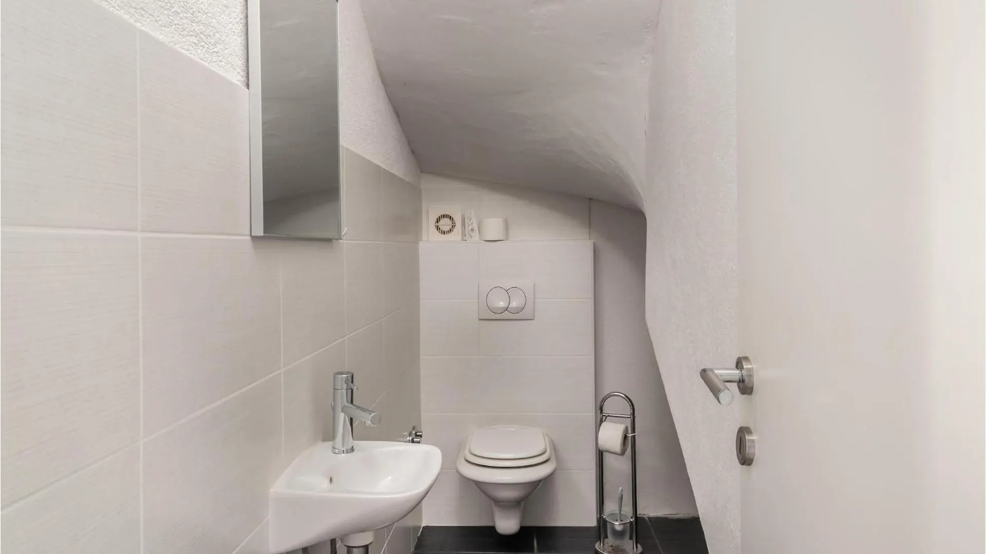 Lovely Apartment In Rab With House Sea View Palit